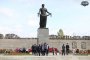 Возложение цветов на Пискарёвском кладбище