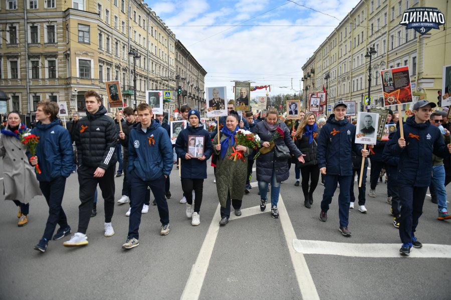 ВОСПИТАННИКИ АКАДЕМИИ ДИНАМО ПРИНЯЛИ УЧАСТИЕ В АКЦИИ «БЕССМЕРТНЫЙ ПОЛК»
